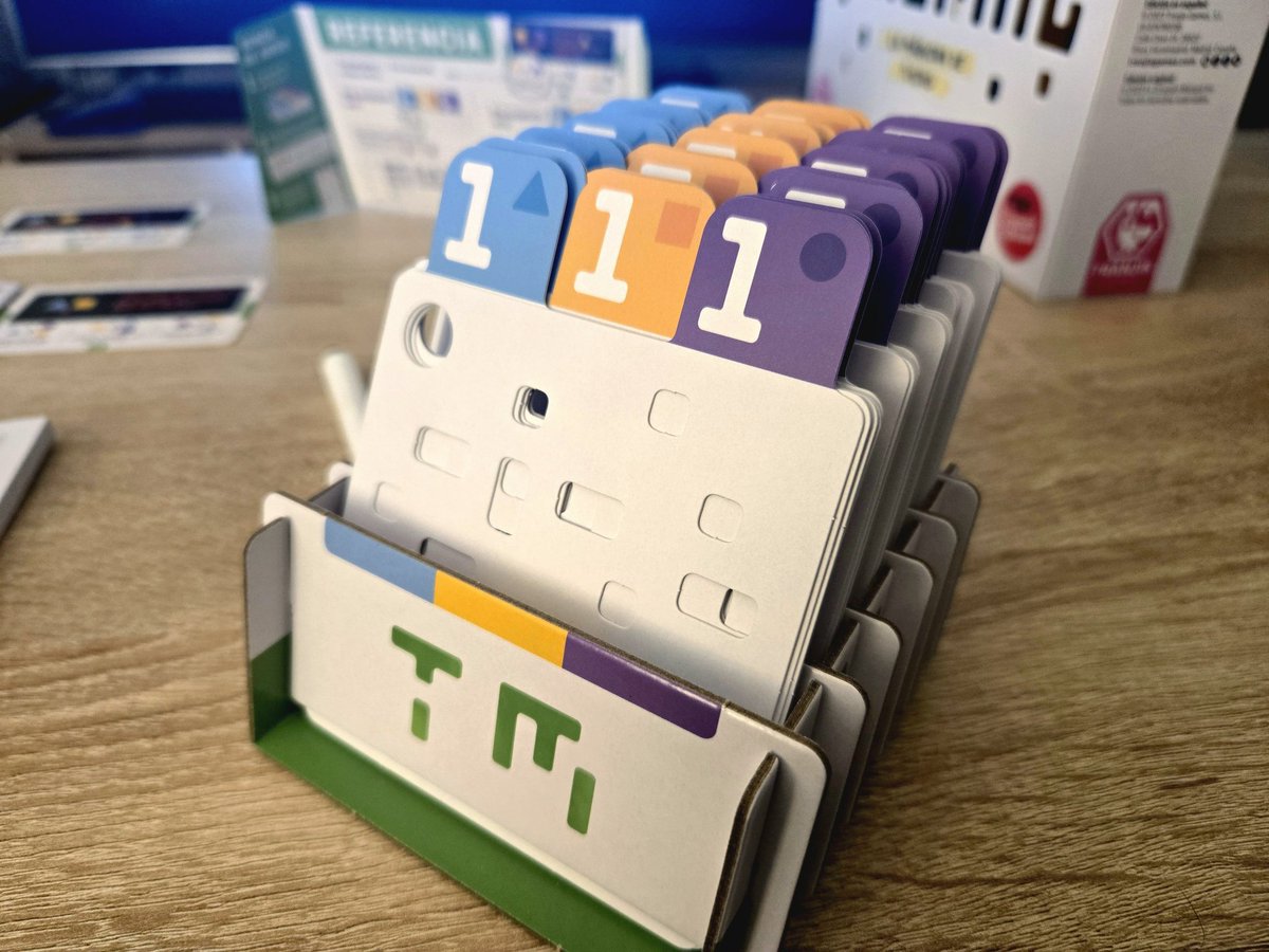 Seryu_MG's tweet image. Muy bueno este #TuringMachine de @Tranjisgames me ha sorprendido muchísimo su diseño tan complejo y a la vez tan sencillo de jugar, siendo programador de lógica, me llamaba la atención desde hace tiempo y no ha decepcionado! 🤓⚙️ #juegosdemesa #solitario
