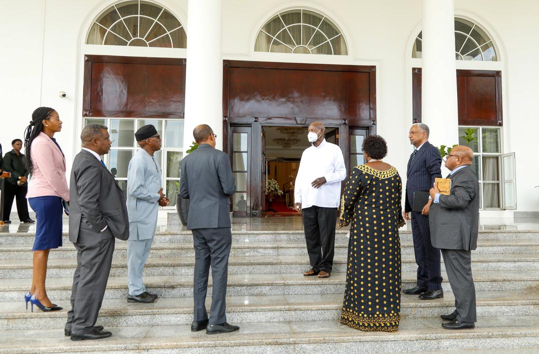 Today's TCCs Summit on Somalia committed to a surge of bi-lateral troops to counter the threat by Al-Shabaab. Summit called for enhanced collaboration betw FGS &amp; FMS to foster national cohesion &amp; established a Peer Review Mechanism for monitoring &amp; accountability betw TCCs &amp; FGS
