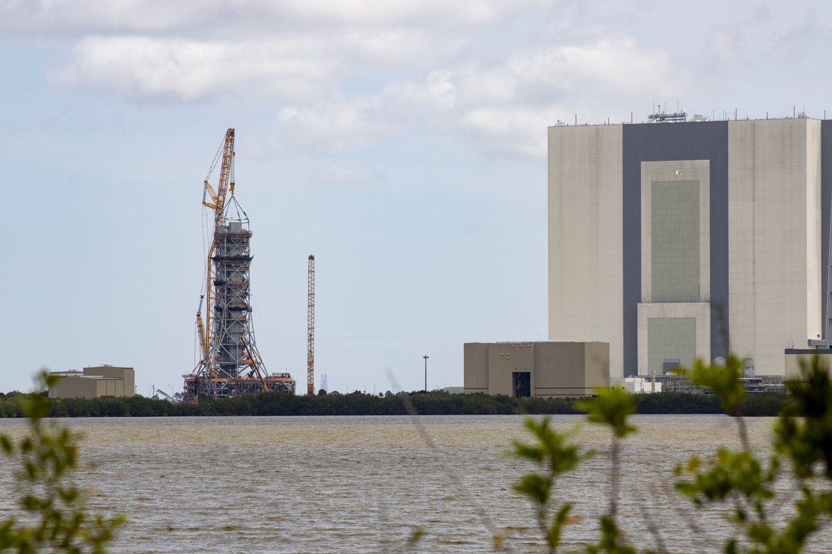 NASA's Exploration Ground Systems (@nasagroundsys) on Twitter photo Now up, mod 7! ⬆️
Tuesday, teams at <a href="/NASAKennedy/">NASA's Kennedy Space Center</a> stacked tower module 7 on mobile launcher 2. This module, or mod, holds the Payload Accommodation System that will interface with <a href="/NASA_SLS/">NASA_SLS</a> and <a href="/NASA_Orion/">Orion Spacecraft</a>, allowing Exploration Ground Systems teams in the Launch Control Center to Now up, mod 7! ⬆️
Tuesday, teams at <a href="/NASAKennedy/">NASA's Kennedy Space Center</a> stacked tower module 7 on mobile launcher 2. This module, or mod, holds the Payload Accommodation System that will interface with <a href="/NASA_SLS/">NASA_SLS</a> and <a href="/NASA_Orion/">Orion Spacecraft</a>, allowing Exploration Ground Systems teams in the Launch Control Center to