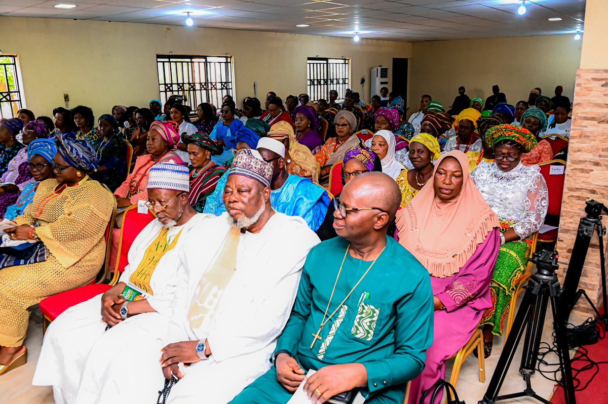 YemibOyebanji's tweet photo. Measles-Rubella Vaccine Sensitization | Ado Ekiti | Thursday, April 24, 2025

I led a public sensitization and awareness campaign on child health, highlighting the introduction of the Measles-Rubella vaccine in Ekiti State. https://t.co/HrkEUZNSSL
