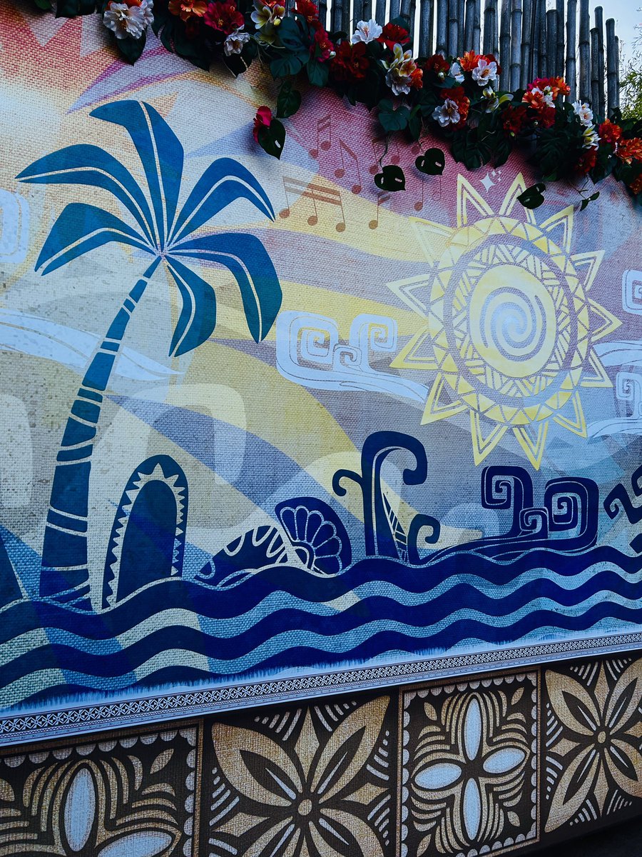 clemence_paris's tweet image. L’occasion aussi pdt ce séjour ci, de découvrir les 1er décos dans le parc, comme le backdrop de la scène pour vaiana pour la saison « Disney Music Festival », à Adventureland 🌊🤩🎶🎵🎺🪇🎷🎸
#backdrop  #decor #vaiana #nouvellesaison #disneymusicfestival #dlp #sejour #Avril2025