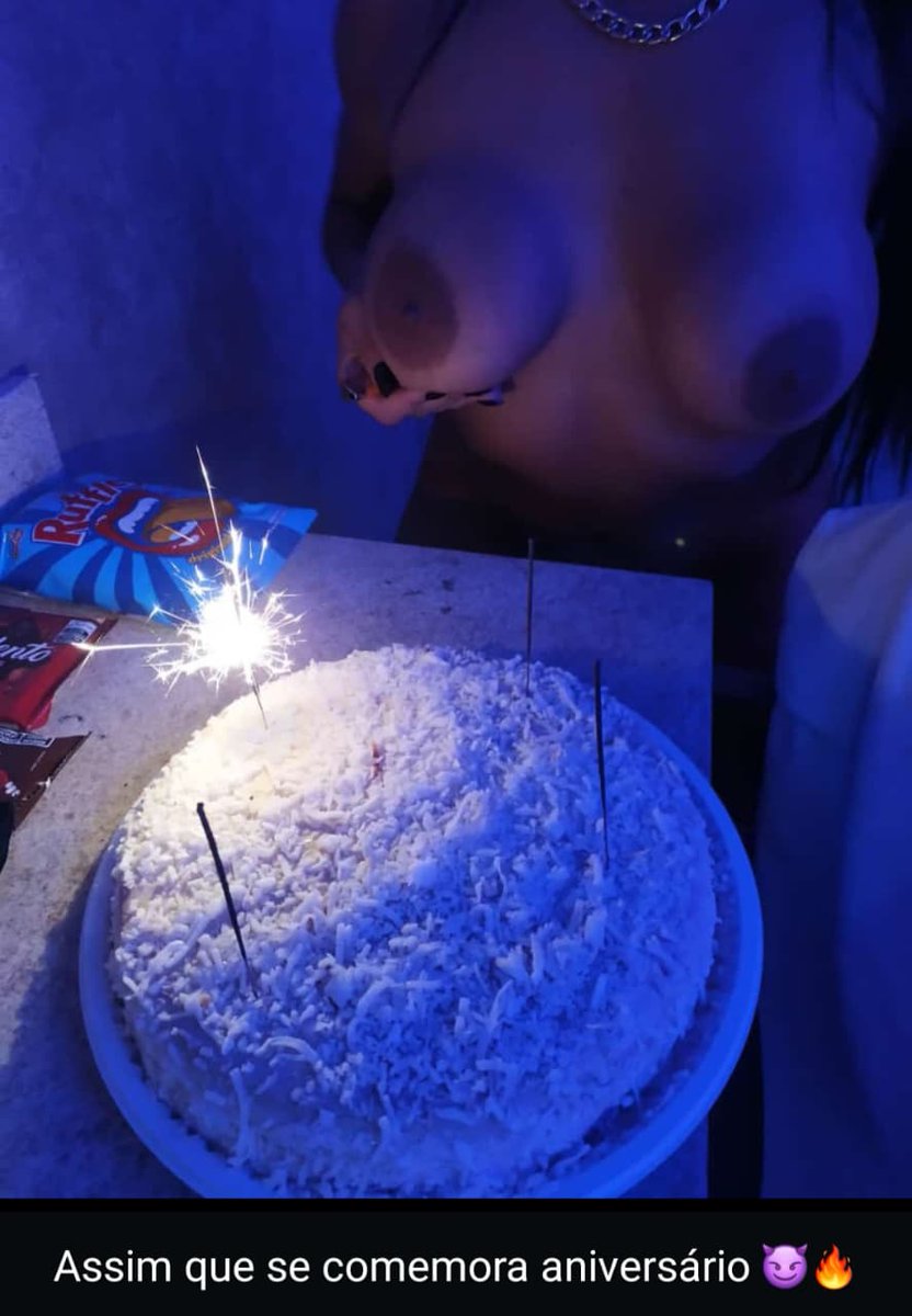 Comemoração do aniversário de uma grande gostosaaa!😈😍🥵