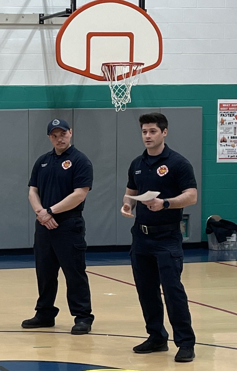BoPhillips10's tweet photo. Another Project C.L.A.W.S. guest today. Today we welcomed EGVFD members Vinnie and Patrick who spoke to students about what it means to be a leader and part of a team then joined in on today’s fun. Thank you EGVFD. @D59SaltCreek @EGTownship #ProjectCLAWS #D59PE @MrsMetcalf_PE https://t.co/crAlzdu06J