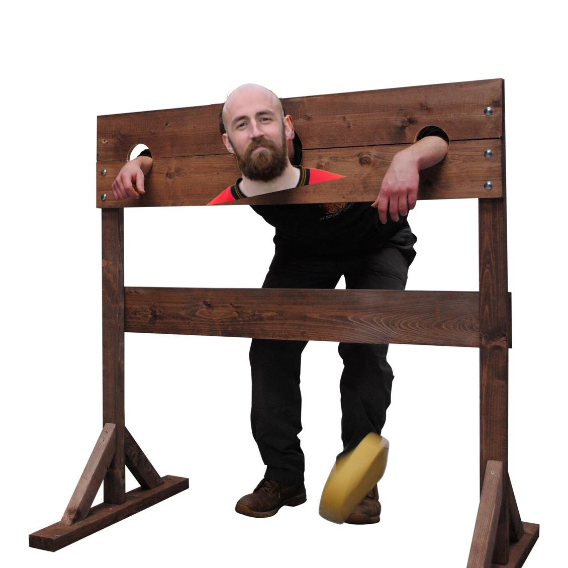 loganptfc's tweet image. 50p a sponge, 1 quid a tomato. Front of Main Stand the morra 3pm.