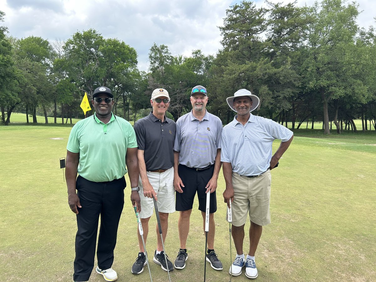 More pics our <a href="/BULetterwinners/">Baylor B Association</a> Golf tourney today