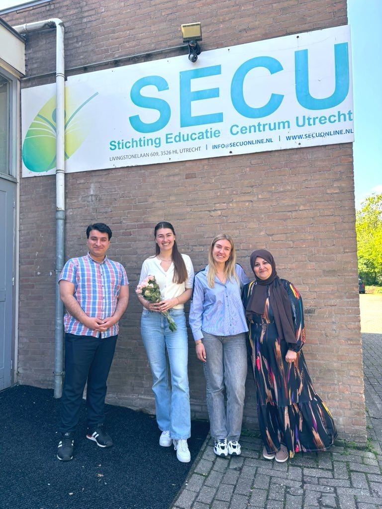 Vandaag hadden we bezoek van Hieroo.nl.
We spraken over hoe maatschappelijke kracht kan bijdragen aan minder zorgbehoefte.
Ook bespraken we mogelijke samenwerking. Bedankt voor jullie komst! 🙌
#Hieroo #StichtingSecu