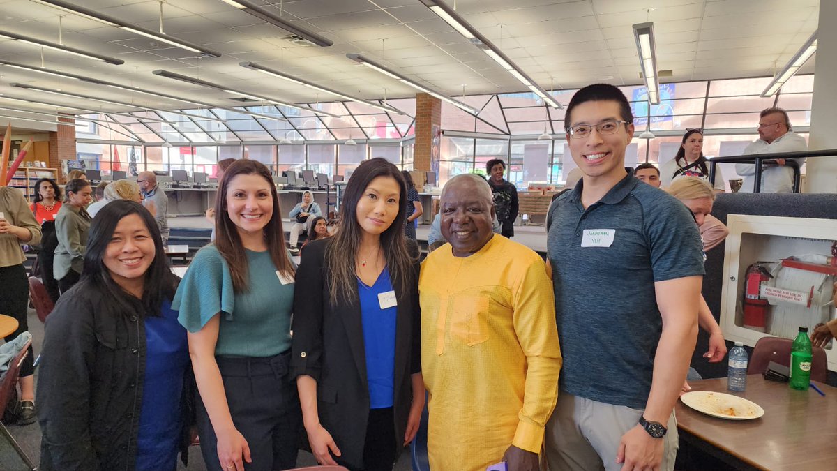 Wow - such a great evening learning alongside future leaders at the "Inspiring Leaders -Teacher Leadership Throughout the System" with FOS 19 &amp; 21. <a href="/MichelleYSo/">Michelle So</a> <a href="/ChartlandJPS/">@ChartlandJPS</a> <a href="/mgala19/">Monday Gala, PhD</a> <a href="/Jjktoronto/">Jason Kandankery</a>