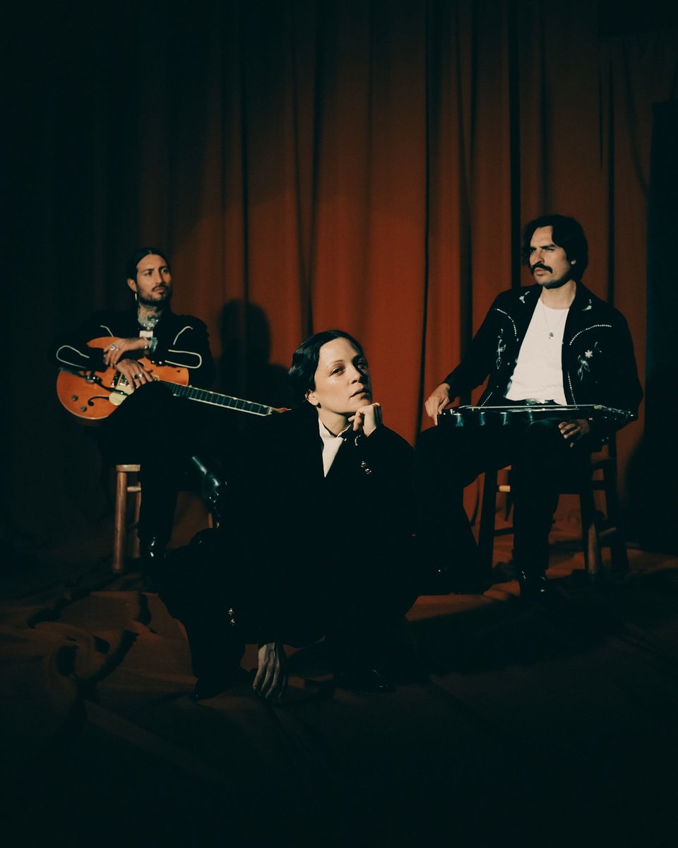 Hoy ve luz “Luna Creciente”, una colaboración tejida con la querida Natalia Lafourcade 🥰 Nos llena el corazón compartirles este tema que forma parte de su nuevo álbum “Cancionera”.

“Luna Creciente” ya esta disponible en todas las plataformas 🌙❤️