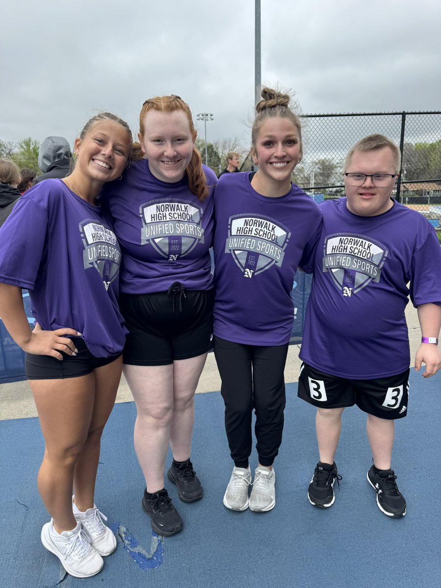 🔵Drake Relays🔵
Norwalk HS Purple Team 
Unified 4x100
7th Place 
Aubrey Holcomb, Megan Adams, Kaia Stoulil, Mason Messamaker