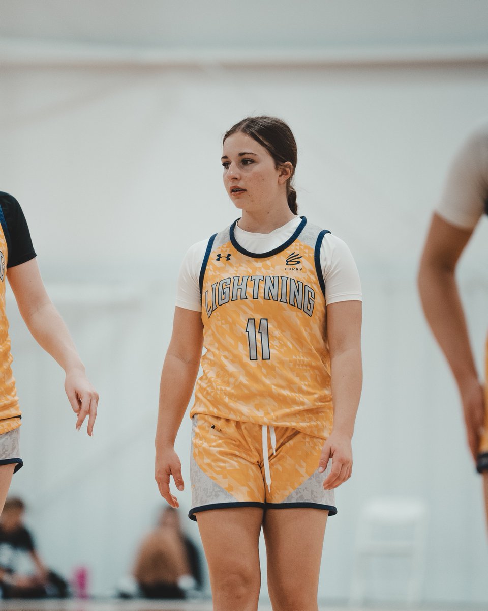 UARiseGirls's tweet image. Lightning Basketball exploded in the first half putting up nearly 50 points 💣🧨