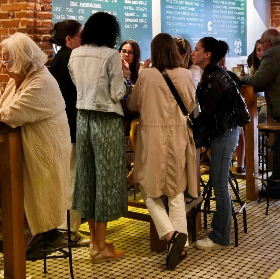 💬 Nos gusta el fin de semana.
Te dejamos el número para que vayas reservando mesa  ☎️ 987 254 287.
.
.
#elcalechorestauranteleon #leonesp  #barriohumedo #cocinatradicional #plazasanmartinleon