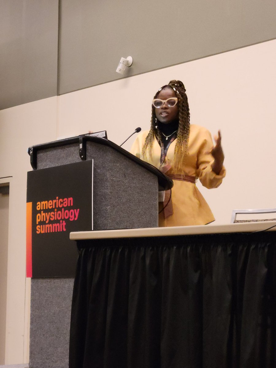 AkinolaTosinS's tweet photo. Such an honor to present my research on @APSPhysiology stage!. Grateful for the engaging questions and conversations that followed! 

Thank you @WEHsectionAPS for this opportunity!  #hypertension #gradstudent #Wearephysiology #APS2025 https://t.co/yFBpXamb7r