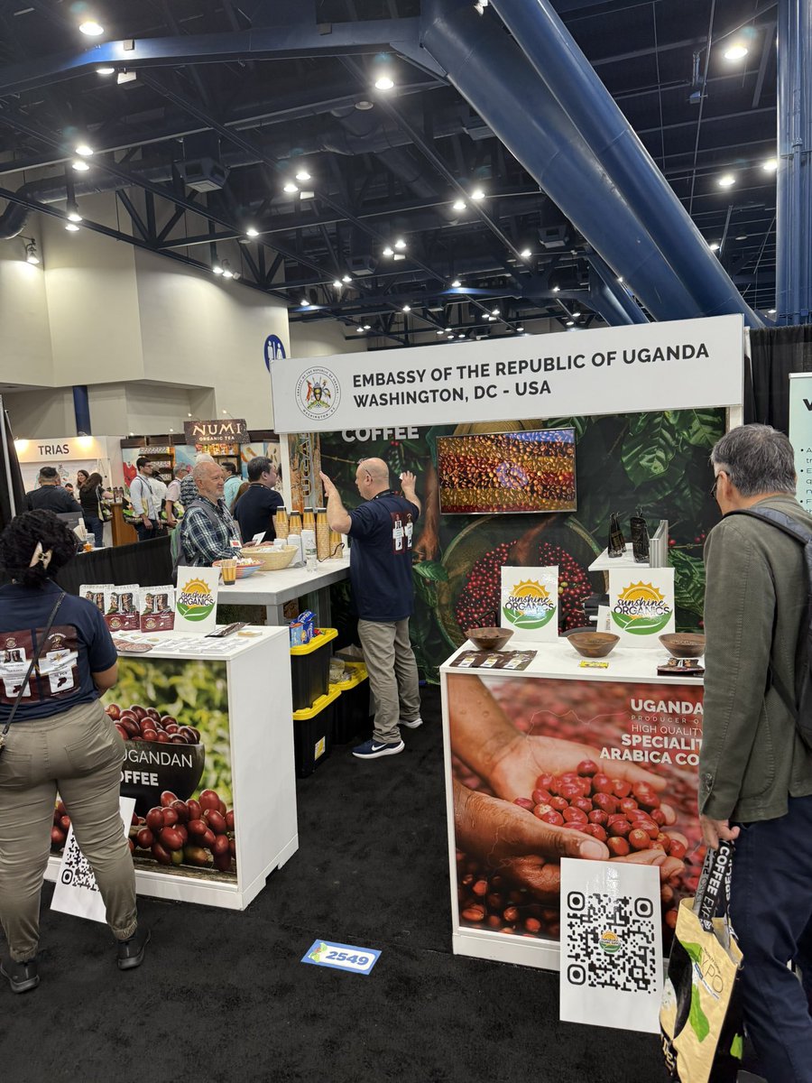 UgaEmbaWashDC's tweet image. This weekend, Uganda Embassy along with @MAAIF_Uganda, is exhibiting Uganda’s high quality organic speciality coffee at U.S largest B2B specialty coffee trade show. @SpecialtyCoffee