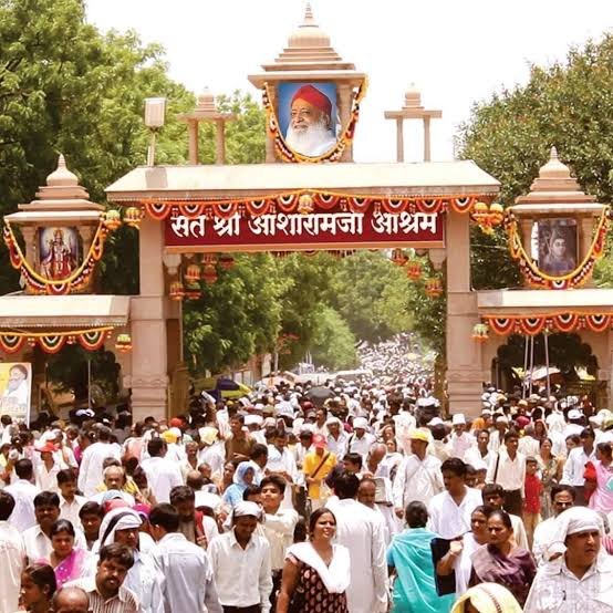 kunal218kunal's tweet photo. https://t.co/t8xNeh337A
@narendramodi @PMOIndia @actmukeshkhanna @rashtrapatibhvn आश्रम तोड़कर क्यों ओलिंपिक के मैदान बनाना चाहते हो।जो काम मुगलोंने किया वही काम आजकी सरकार कर रही है।हजारों लोग गृहस्थ छोड़कर जिस आश्रमका आश्रय लेकर ईश्वरप्राप्तिमें लगे क्यों उनका छत्र गिरा रहे हो https://t.co/yyOOZzoOMJ