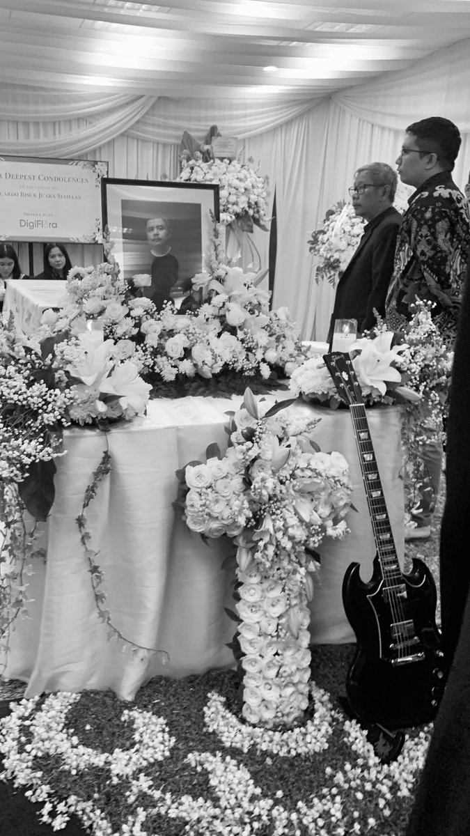 selamat jalan bang, selamat beristirahat.
terima kasih untuk segalanya 🙏🏼🖤