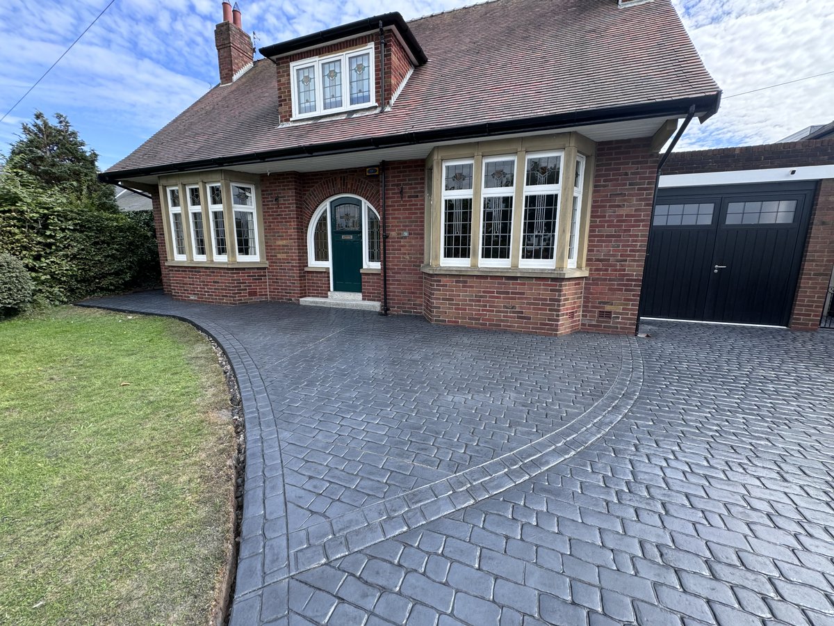 NCobblestone's tweet photo. DRIVEWAY #POULTON

Stunning curved pattern imprinted driveway in cobblestone effect for a #PoultonLeFylde property.

Contact us to quote for your home.

#Staining #KnottEndOnSea #Carleton #GreatEccleston #Singleton #Normoss #Hambleton #Wyre

https://t.co/eOsxkIwXDw https://t.co/A5239tCLGi