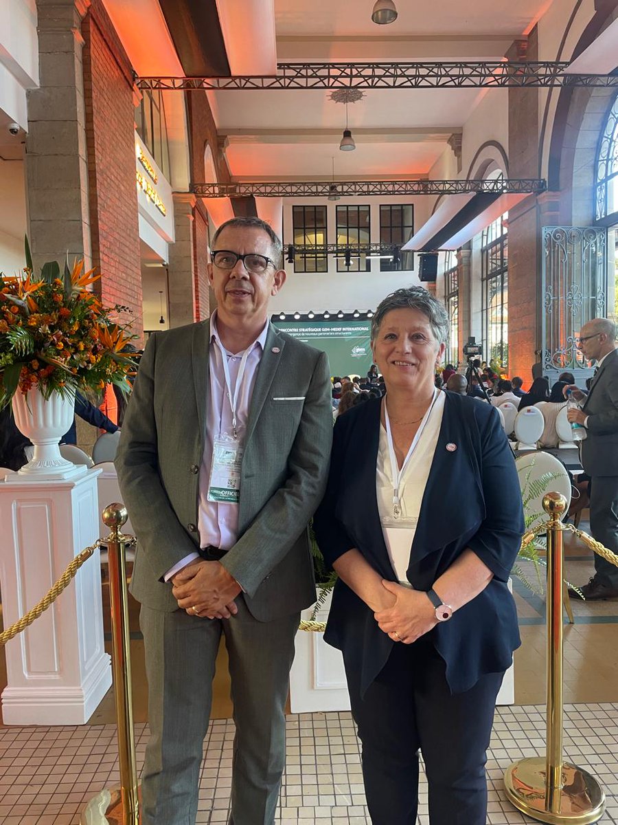 🇲🇬 Avec Thierry Portafaix, représentant IRD à Madagascar, au sommet MEDEF-GEM. 
Nous avons échangé autour des actions de l’#IRD à Madagascar et plus largement dans la région Indianocéanie  dans une logique de #coopération régionale.