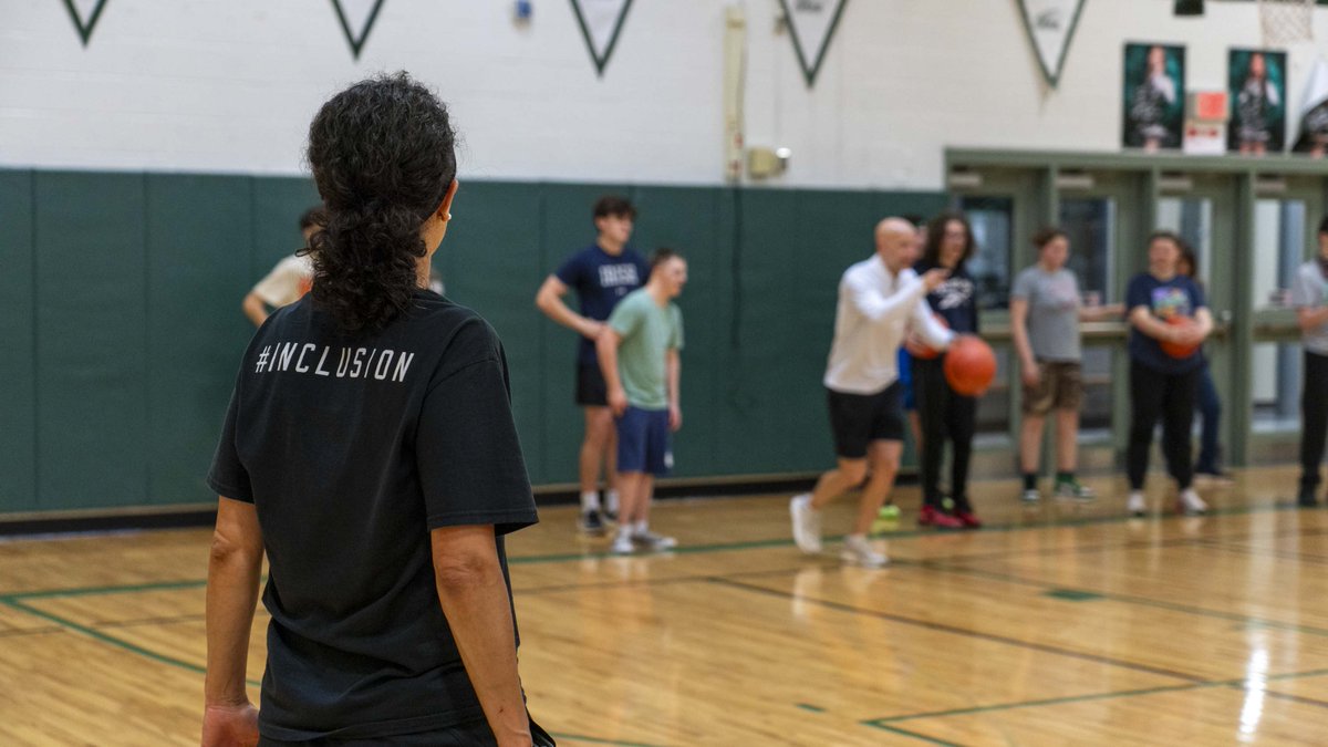 MohawkHonda's tweet photo. 🏀💙 Last night, we partnered with Coach Dags and Special Olympics New York for an inspiring unified practice at Shen! Together, we break barriers, foster inclusion, and celebrate abilities.✨ Let's champion teamwork that transcends limits – #UnifiedBasketball #InclusionMatters https://t.co/gqrDaGoYdk
