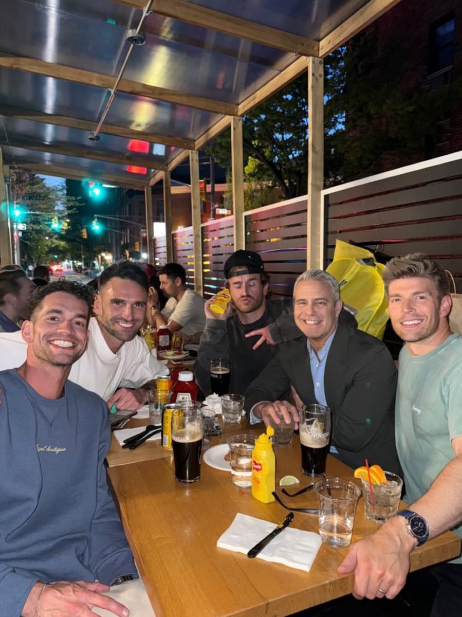 JaysRealityBlog's tweet image. #AndyCohen hanging out with the #SummerHouse men after filming the S9 reunion.