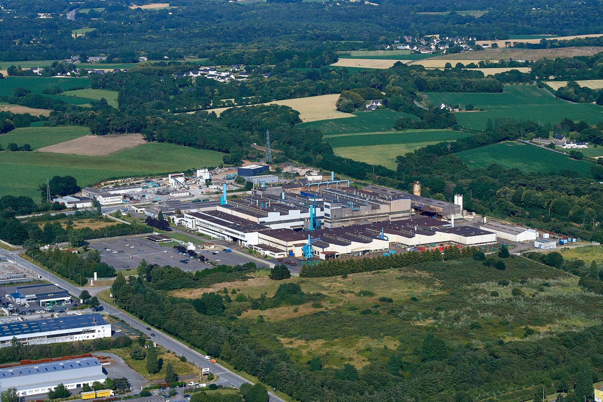 🏭 Reprise de la Fonderie de Bretagne par Europlasma
🤝 Avec le soutien collectif des collectivités et des élus locaux 
🧑‍🏭Les activités de la Fonderie de Bretagne sont relancées 
✅ Et contribueront à la souveraineté industrielle de la France

+d'infos 👉 l-a.bzh/ad2a3