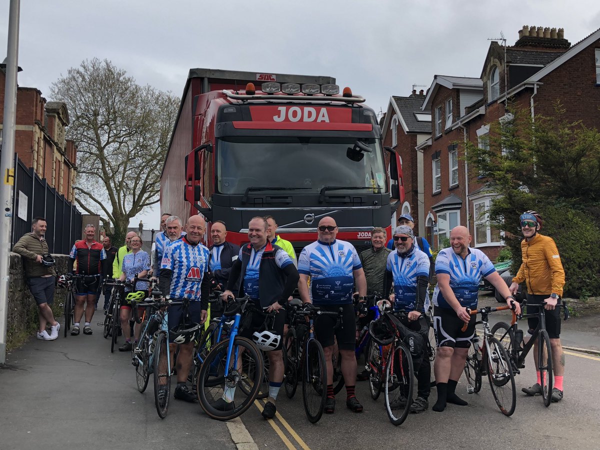 roystonterrier's tweet photo. #biking4breakfast
#htafc 
@officialhtsa 
@dschtafc 
@htafc https://t.co/H3uLgODnon
