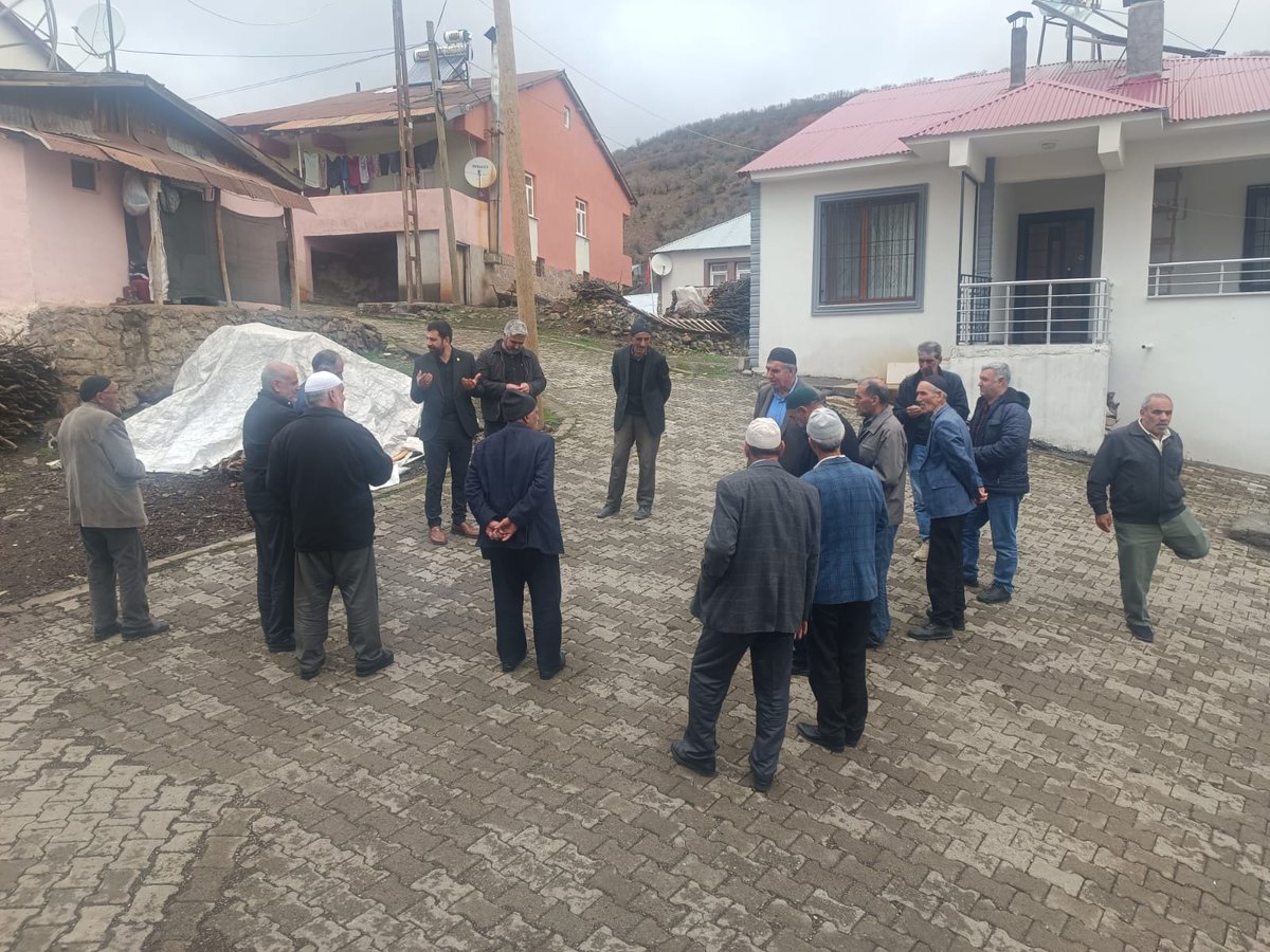 Köy ziyaretlerimiz....

GİK Üyemiz Sn Nihat Buğrahan, il Başkanımız Sn Refik Alpaya, Merkez ilçe Başkanımız Sn Hatip Üçgül ve il teşkilat üyelerimizle Direkli, Yolçatı ve Kartal köylerini ziyaret ettiler.

Sıcak ilgileri için Muhtarlarımıza ve köy halkımıza teşekkür ederiz.