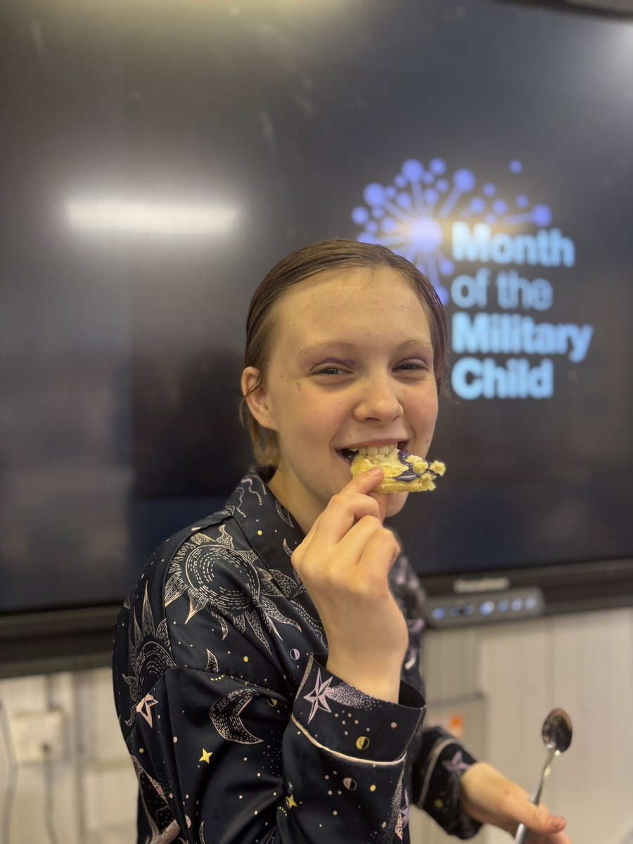 lussprimary's tweet image. We had a fab time participating in 💜PurpleUp! Day @ForcesChildScot to show support for our military children; from dressing in purple to dandelion inspired abstract art and baking & designing purple-up biscuits 😋. Thanks to Emer & Lucy for their support. #MotMChelensburgh