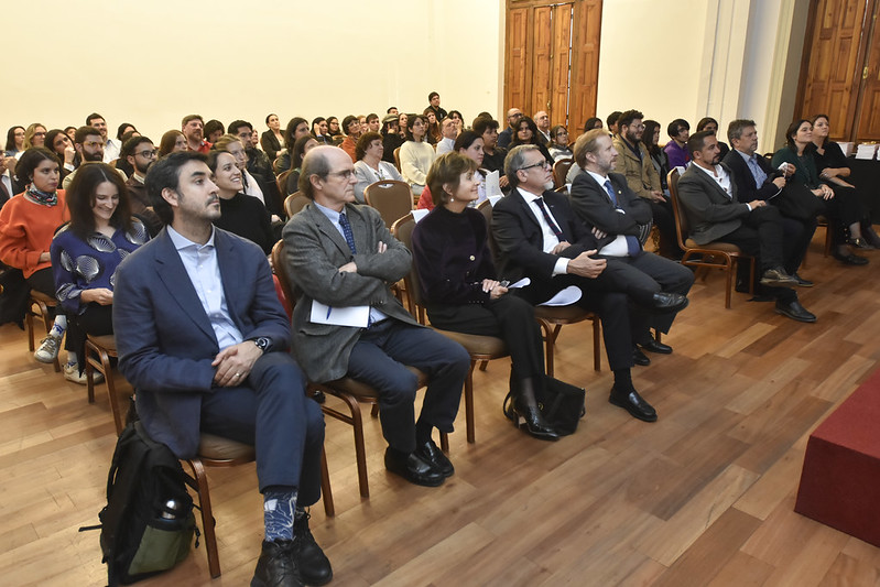 Facultad Educación UC (@fac_educacionuc) on Twitter photo 📘El 24 de abril se presentó “Propuestas para Chile 2024” del <a href="/cppublicasuc/">Centro de Políticas Públicas UC</a>, con iniciativas para fortalecer las políticas públicas. Destaca el aporte del decano de Educación UC, Alejandro Carrasco, y su equipo, con propuestas para perfeccionar la Ley de Inclusión Escolar. 📘El 24 de abril se presentó “Propuestas para Chile 2024” del <a href="/cppublicasuc/">Centro de Políticas Públicas UC</a>, con iniciativas para fortalecer las políticas públicas. Destaca el aporte del decano de Educación UC, Alejandro Carrasco, y su equipo, con propuestas para perfeccionar la Ley de Inclusión Escolar.