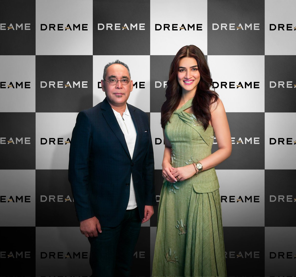 Manu Sharma (@manubuildingnxt) on Twitter photo Exciting news! <a href="/kritisanon/">Kriti Sanon</a> joins Dreame India as our first-ever brand ambassador!
Her modern, tech-forward vibe is a perfect match for our smart home & grooming solutions.
Welcome to the #DreameLife, Kriti!
#KritiSanon #DreameIndia Exciting news! <a href="/kritisanon/">Kriti Sanon</a> joins Dreame India as our first-ever brand ambassador!
Her modern, tech-forward vibe is a perfect match for our smart home & grooming solutions.
Welcome to the #DreameLife, Kriti!
#KritiSanon #DreameIndia