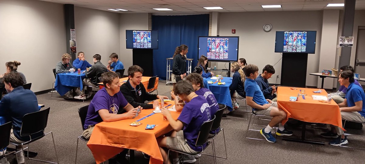 GCPrinEubanks's tweet photo. Today, the seniors in Mrs. Brousek’s class have the opportunity to be Salt and Light to each other!  Faith sharing through reading and discussing the Proverbs is a powerful way to seek God's will for our lives! We lead with our faith at Gross Catholic!🧡💙🧡💙 https://t.co/YOFIItTEgh