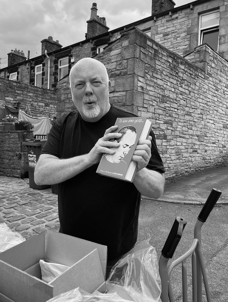 itsdeaddeadgood's tweet photo. “It’s dEAD deAD gooD” indeed 

It’s OUT 📚

If you haven’t yet ordered my book then please do so here 🔽

https://t.co/JoA9Fj6Ef0…

#itsdeaddeadgood • #musicbook • #recordshops • #shopkeeper • #steveharrison • #omegarecords • #omegamusic • #northwich • #manchester https://t.co/BOQR1wXW0r