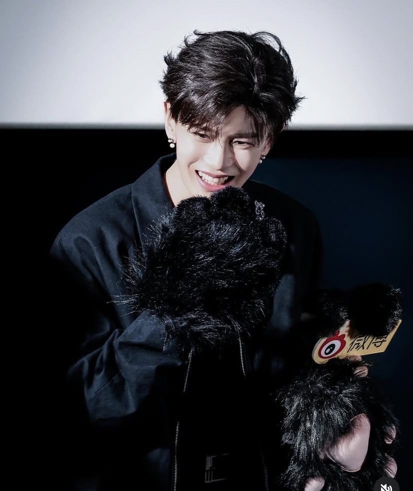 เด็กส่งเกี๊ยวของเจียหลุนเกอ tweet media