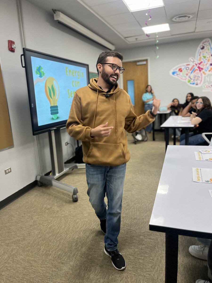 Participamos del taller sobre conservación de energía para un futuro más sustentable, ofrecido por el equipo de Justicia Energética en el Centro Criollo de Ciencia y Tecnología del Caribe, en conmemoración del Día del Planeta. Seguimos comprometidos con la educación del país.