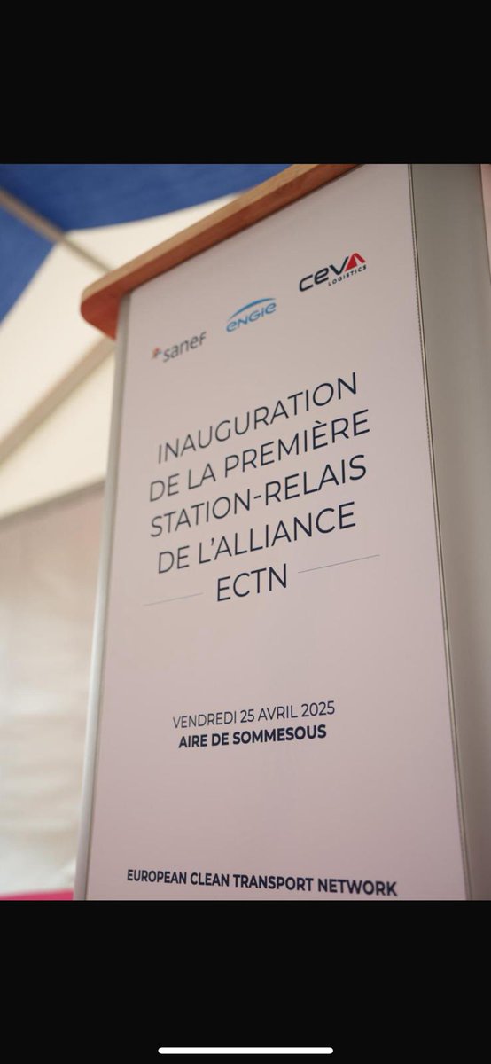 paceisa's tweet photo. Inauguration ce matin sur l'aire de Sommesous de la 1ère station-relais pour la #décarbonation du #transport routier de #marchandises longue distance. Avec le modèle #ECTN, CEVA Logistics, Engie et Sanef remettent au goût du jour le concept des relais de poste. 
©Benjamin Motreff https://t.co/EZ1aqxjPMj