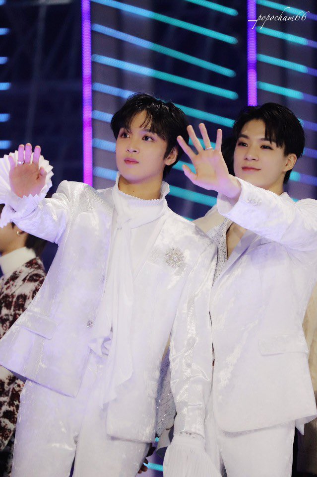 jxd___'s tweet photo. 아직도그림좋음 https://t.co/tKqnELRxbF