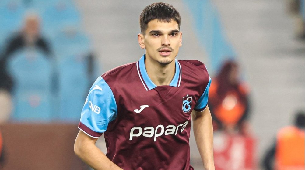 Salih neredeyse 21 yaşına geldi ama hâlâ doğru düzgün A takım tecrübesi yok. Artık kulüplerin, genç oyuncuları sahaya sürme yaşının 18’lere indiğini fark etmesi gerekiyor. Bu çocuklar gelişimlerini sahada yaşar; başka hiçbir yer bunu sağlayamaz.