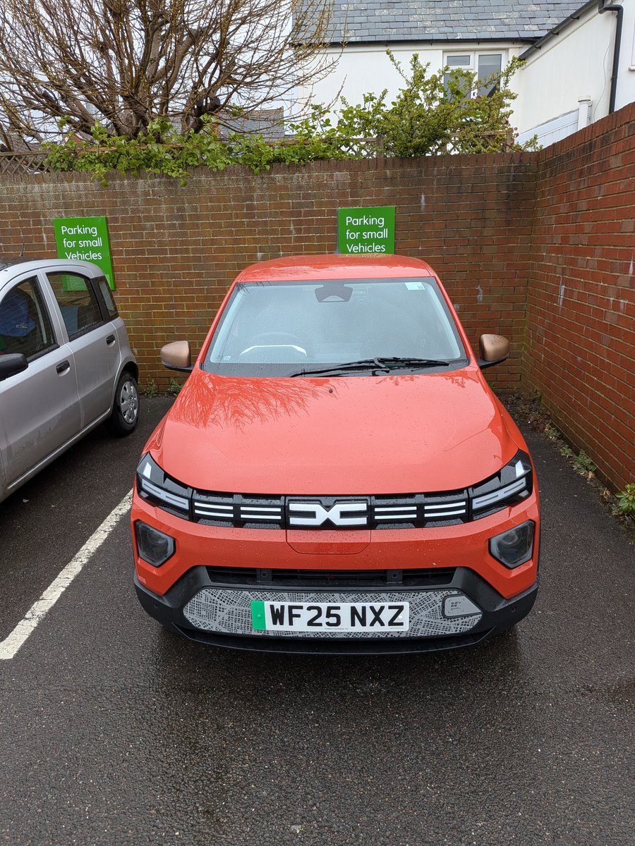 noo78's tweet photo. @Earth2075 @daciauk Getting on well with ours, great little car, fits in small Waitrose spaces too ⚡️🚗 https://t.co/hTzc3hAfn6