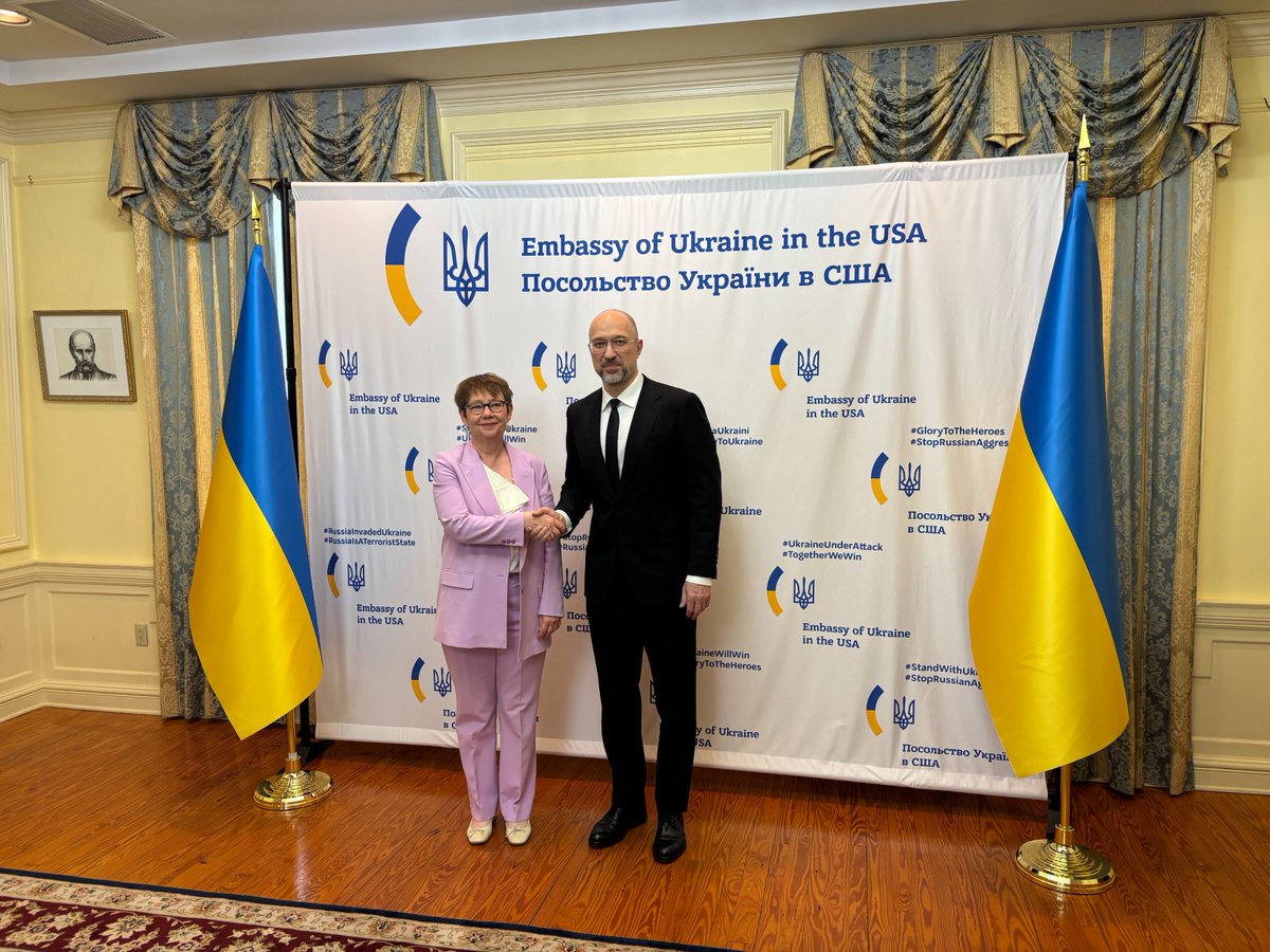OdileRenaud's tweet image. ◾️Securing vital gas reserves for the next two winters
◾️Maintaining reliable energy supplies for millions
◾️Protecting livelihoods in Ukraine
@Denys_Shmyhal and I signed a €270 million loan for
@NaftogazUkraine in Washington earlier today.