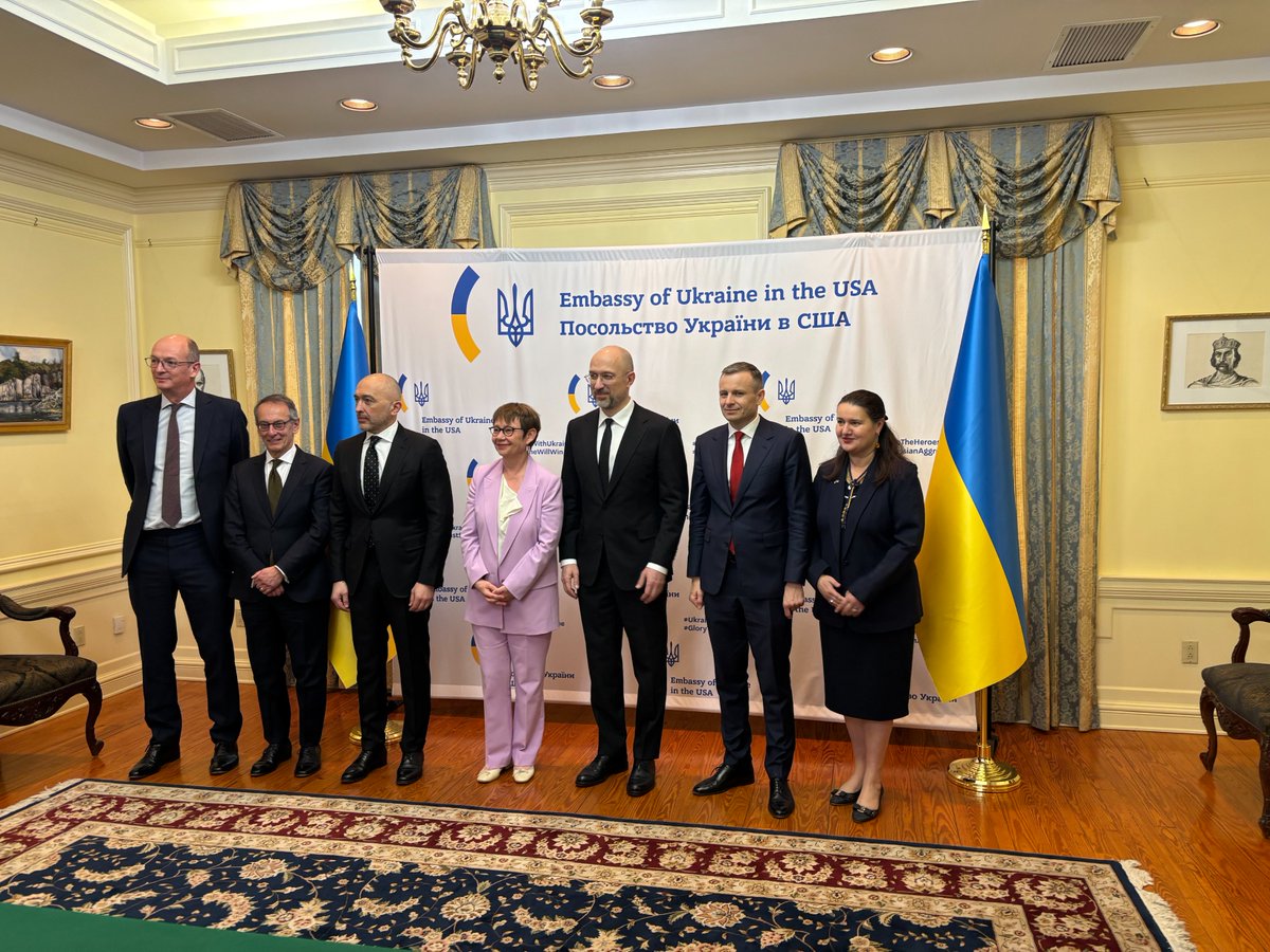OdileRenaud's tweet image. ◾️Securing vital gas reserves for the next two winters
◾️Maintaining reliable energy supplies for millions
◾️Protecting livelihoods in Ukraine
@Denys_Shmyhal and I signed a €270 million loan for
@NaftogazUkraine in Washington earlier today.