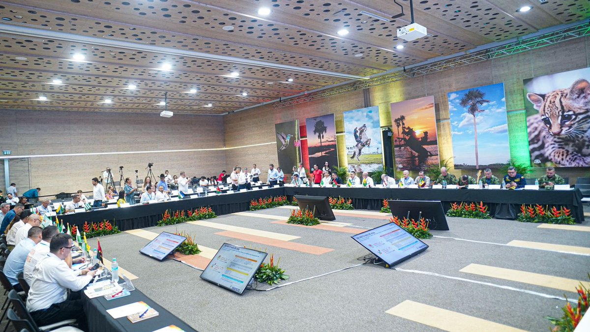 Llegamos a la hermosa tierra de Casanare, para participar en la #CumbreDeGobernadores: #TurismoYAgroindustria, oportunidades para las regiones 💛💙❤️.

Desde esta tierra hermana, resaltamos la necesidad de crear una agenda nacional que fortalezca la agroindustria, la