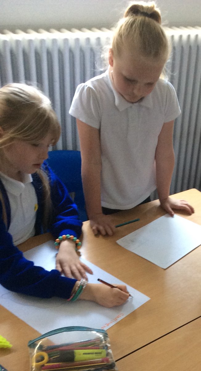 DowneSchool's tweet photo. Oak Class became curious today! They used the computers to dive into how different types of islands are formed — from volcanic eruptions to coral reefs and tectonic activity. https://t.co/LA8ZzcKQuT