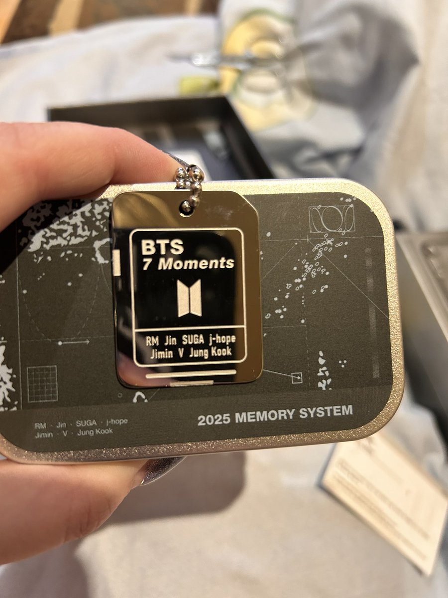 А это разъебалово?? 

Я в детстве, когда смотрела фильмы и там были Американские военные с этими своими жетонами, я пздц как себе такое хотела и ЭТО ТАК ПОХОЖЕ

Я реально думаю носить это как подвеску… Без шуток