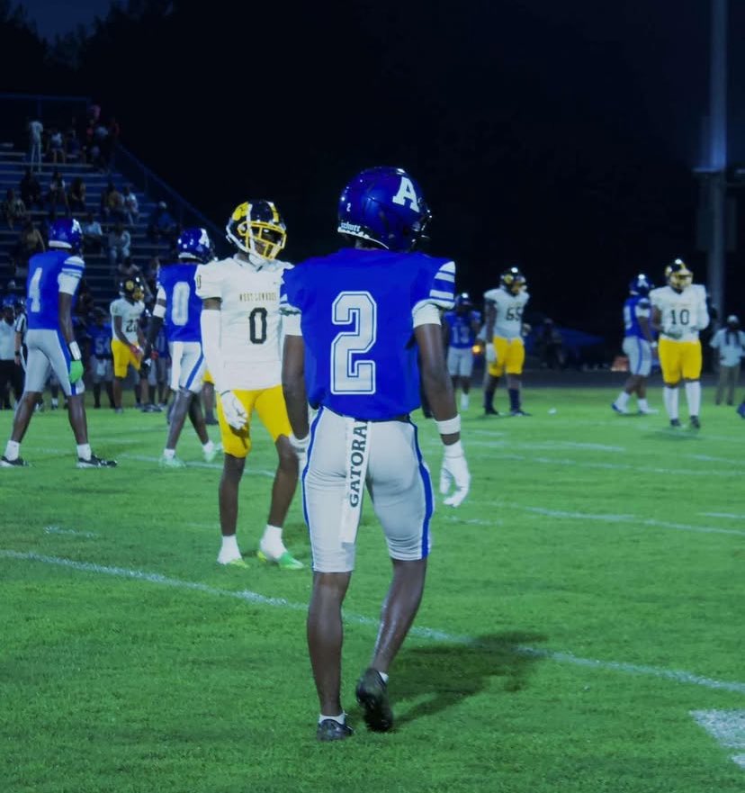 hudl.com/v/2RbWF8
Jr season highlights 
6’0 175 
39 catches 
625 yrds
8 tds
<a href="/aowillia/">Alex Williams</a> <a href="/JFair_10/">Shareef No Rahim</a> <a href="/MacCorleone74/">Rion (Ree-un) Young</a> <a href="/Marcusdent93/">Marcus L Dent</a> <a href="/Coach_Cam16/">Cameron Floyd</a> <a href="/wpg_coach_rip/">𝐂𝐨𝐚𝐜𝐡 𝐑𝐲𝐚𝐧 𝐋𝐢𝐧𝐝𝐬𝐞𝐲</a> <a href="/EST_CoachG/">Valentino Garner</a>