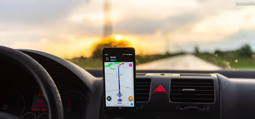 revealtech's tweet image. Smartphones have replaced GPS units for most users—here are the reasons why this shift happened. loom.ly/mGih7QM #SmartphoneRevolution #TechEvolution #NavigationTech