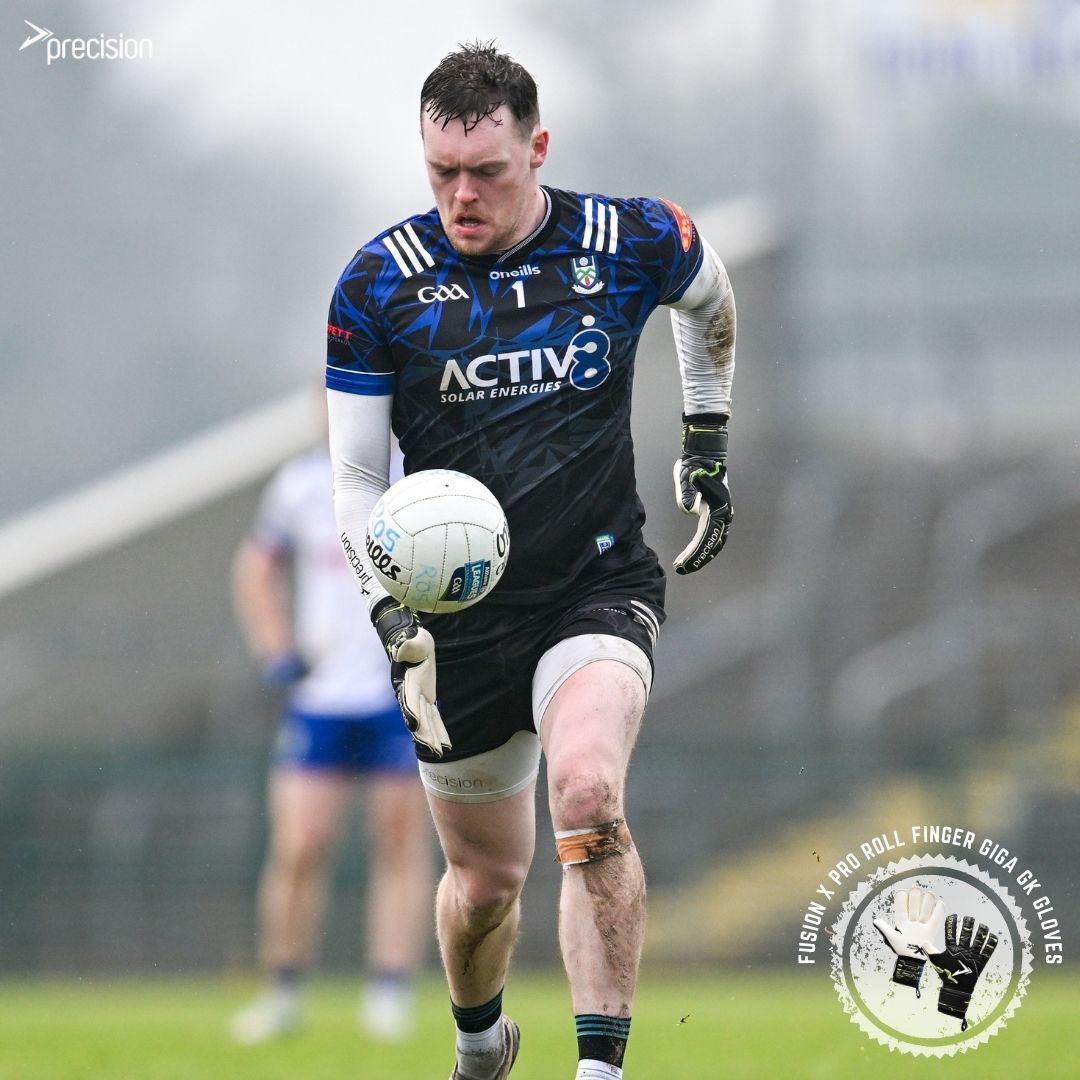 The Fusion X Pro Roll Finger Giga feature a classic roll finger cut which provides the best ball contact as the cut ensures the latex is always in contact with the ball! 🧤

#precisiontraining #seriousaboutsport #gkgloves #goalkeepinggloves #football #goalkeeping #soccer #gaa