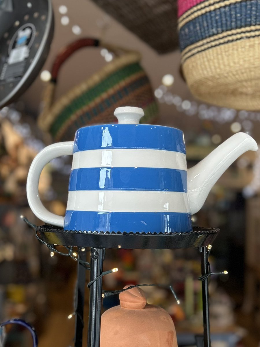 fjcookshop's tweet image. #Restocked #Cornishware

Which teapot would you choose?

#OpenAllWeekend for the #CornishBlue fans (and everyone else)

#BishyRoadShopping
#ShopSmall #ShopLocal