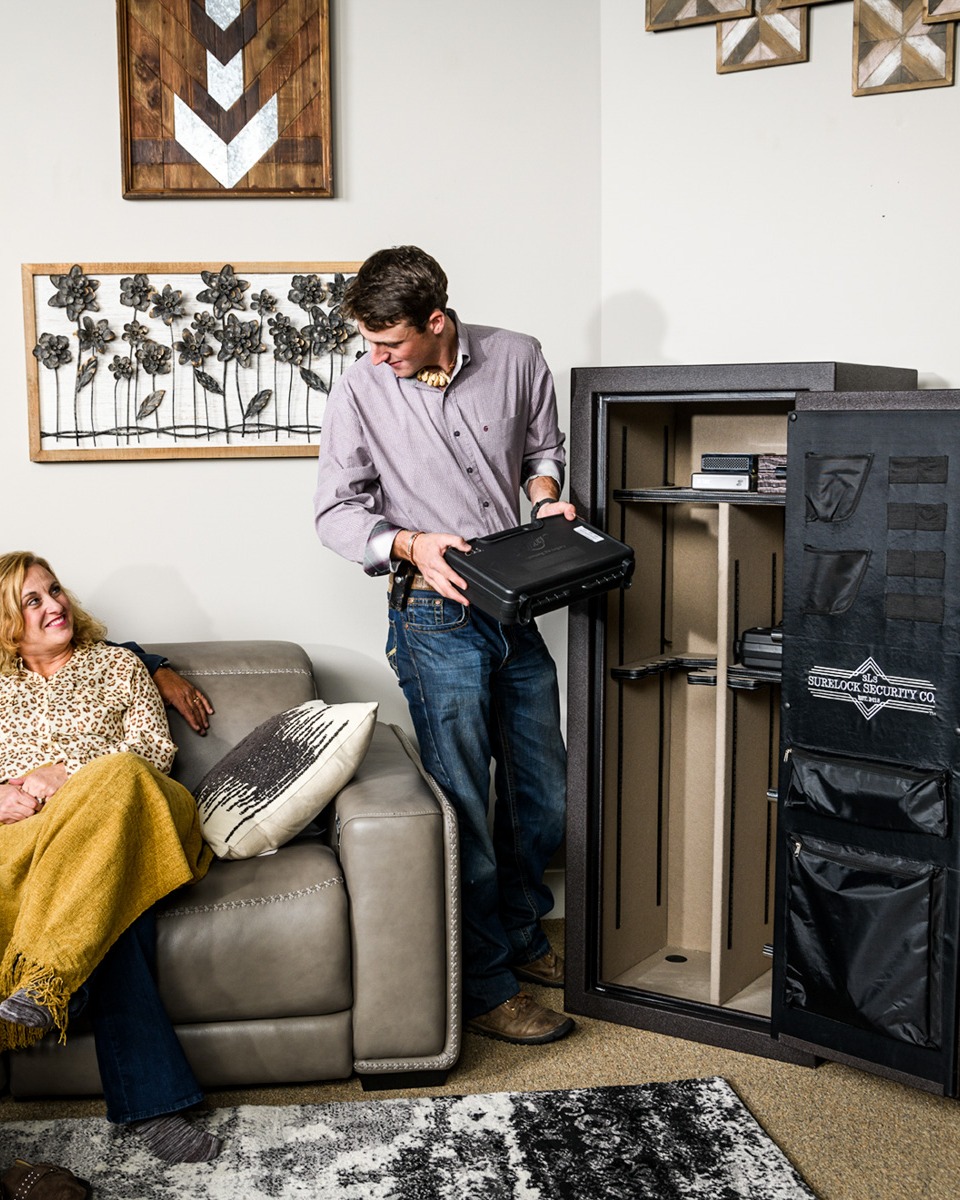 Surelock_Co's tweet image. The Gen II Lieutenant 25 is the smallest safe in the Lieutenant Series, but still offers plenty of storage space for your firearms and valuables. 🔒

#surelocksecurity #storage #gunsafe #protection #secondammendment