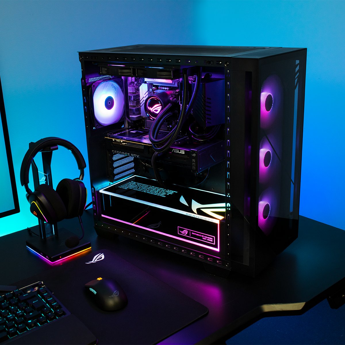 ASUS_ROGNA's tweet photo. Tag a friend who’s in a serious need of an upgrade with the ROG G700 — built for ultra settings and clutch plays only 🎮💥 #ROGG700 #ROG #gaming https://t.co/aFbyqrVXhD