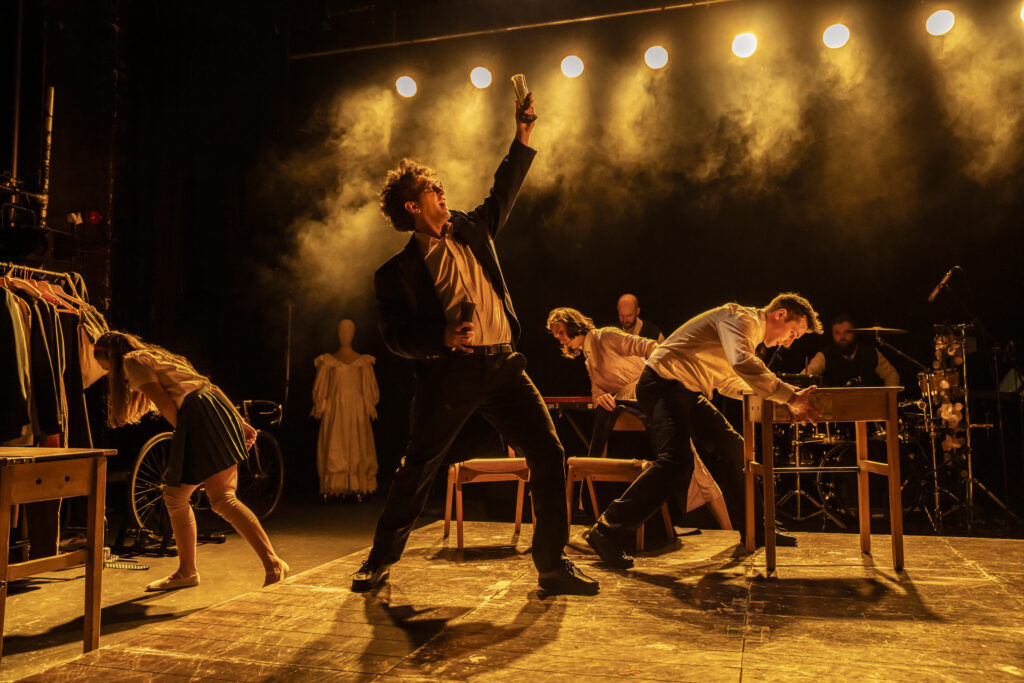 We are pleased to be collaborating with Theatre Re on the 'Nature of Forgetting' play, which tells the story of a dad dealing with dementia.

Read more and find out how you can see the play this summer at news.joindementiaresearch.nihr.ac.uk/join-dementia-…