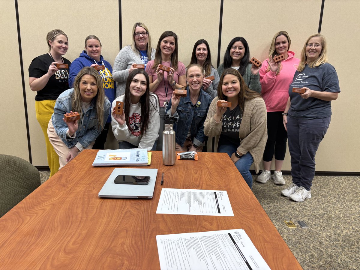 Thanks to this great group of social workers from <a href="/NLSD_122/">NLSD122</a> 
for making this week’s Resilient Youth training in New Lenox so wonderful! #ResilientWill